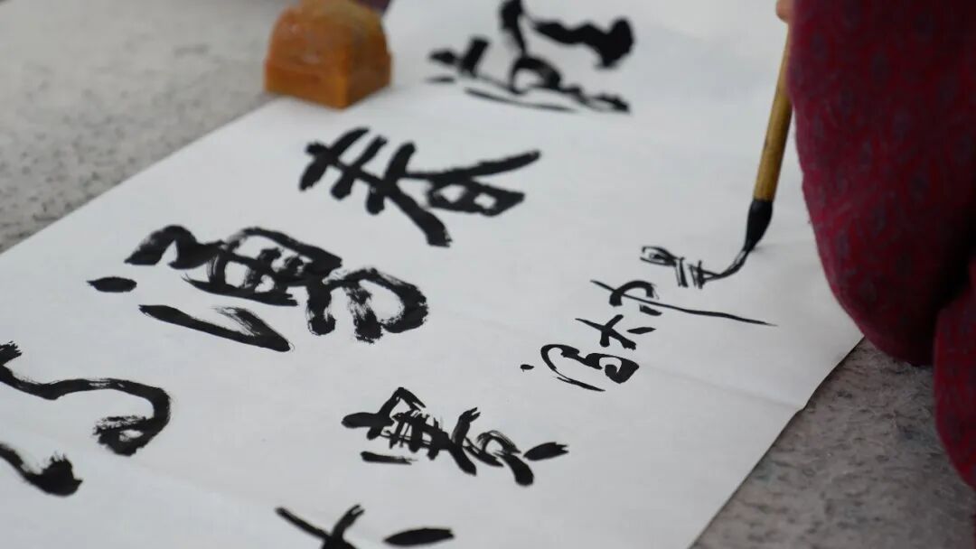 图片[7]-【同一座城，同一个家！One city,one family】“翰墨迎春 丹青寄情”市文联走访慰问名誉主席冯大中先生-东北文化产业网