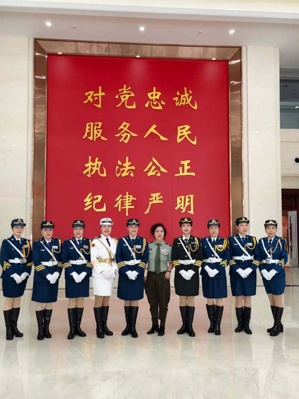 图片[13]-镂刻在警徽上的使命与誓言——记国防教育女子仪仗队参观学习之感-东北文化产业网